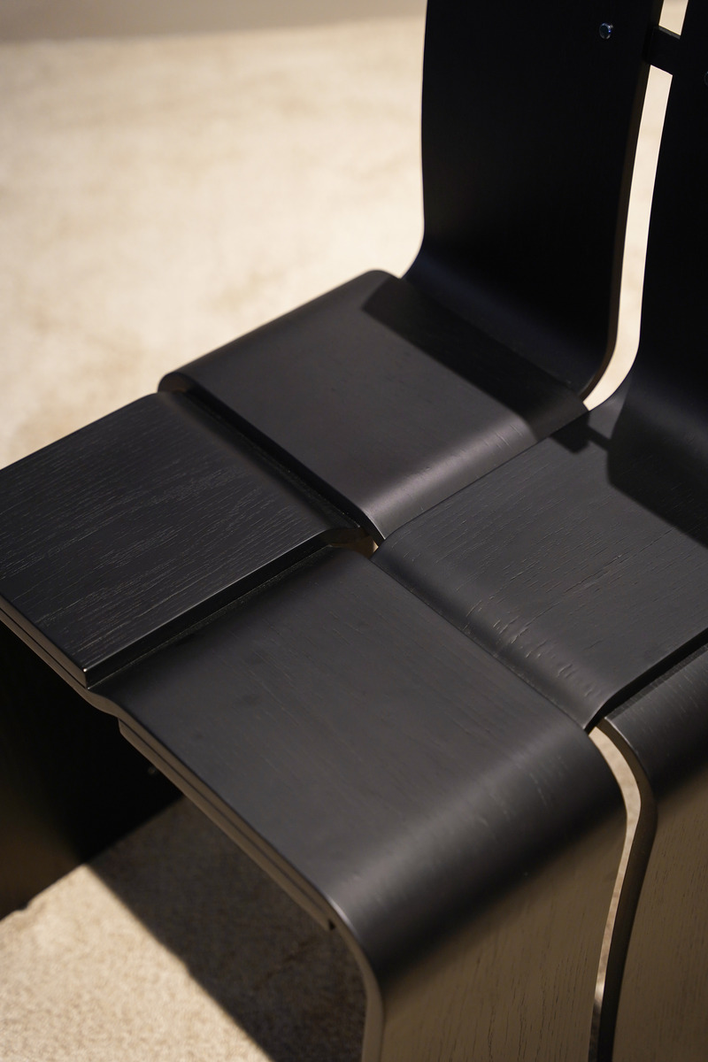 Dossier de presse | 7618-01 - Communiqué de presse | hm-LI Studio Introduces Three New Furniture Collections: Weaving Chair, Le Sourire Chair, and Curl Cabinet Series - hm-LI Studio - Produit - Crédit photo : hm-LI Studio