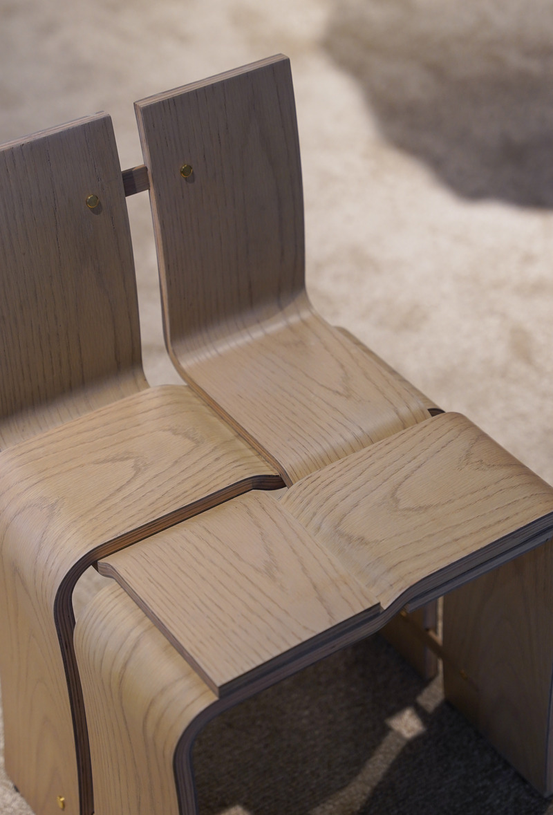 Dossier de presse | 7618-01 - Communiqué de presse | hm-LI Studio Introduces Three New Furniture Collections: Weaving Chair, Le Sourire Chair, and Curl Cabinet Series - hm-LI Studio - Produit - Crédit photo : hm-LI Studio