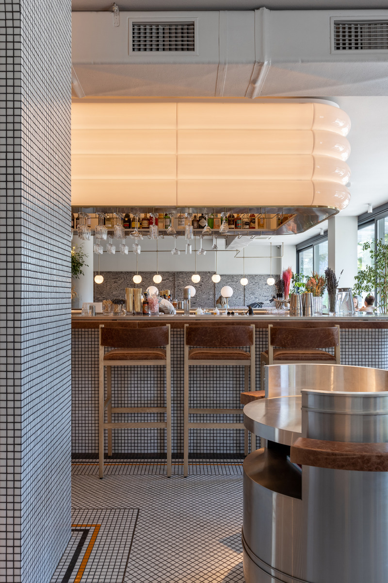 Press kit | 6673-01 - Press release | Lumo Bistro - YOD Group - Commercial Interior Design - Photo credit: photo: Oleksandr Anhelovskyi