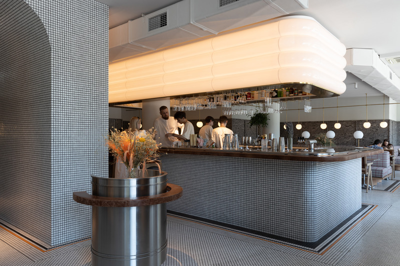 Press kit | 6673-01 - Press release | Lumo Bistro - YOD Group - Commercial Interior Design - Photo credit: photo: Oleksandr Anhelovskyi