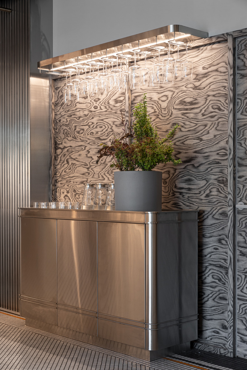 Press kit | 6673-01 - Press release | Lumo Bistro - YOD Group - Commercial Interior Design - Photo credit: photo: Oleksandr Anhelovskyi