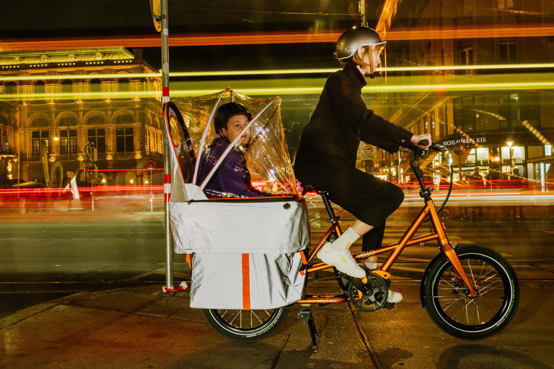 Press kit | 1833-08 - Press release | VELLO SUB Full Weather Protection with the Cocoon 360°Reflective - VELLO Bike - Product - VELLO SUB Cocoon 16 - Photo credit: Leonardo Ramirez for VELLO Bike
