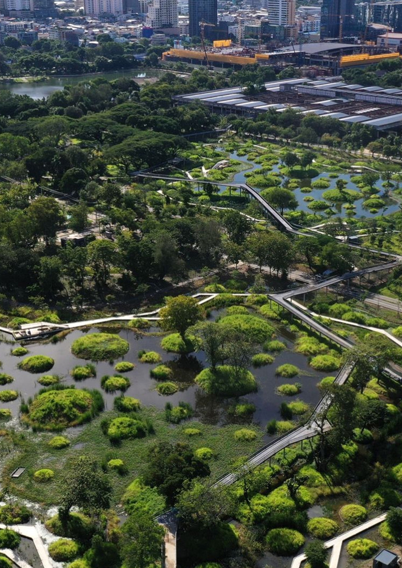 Press kit | 7501-04 - Press release | BLT Built Design Awards 2024 Celebrates the Winners Shaping Tomorrow's Built Environment - 3C Awards - Event + Exhibition - Landscape Architecture of the Year 2024. Benjakitti Forest Park by Arsomsilp Community and Environmental Architect + TURENSCAPE - Photo credit: Royal Thai Army - 1st Development Division, Sarakadee Magazine, Mr.Srirath Somsawat<br style=""> 