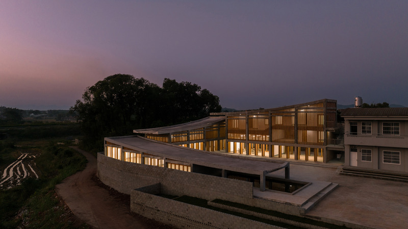 Press kit | 7614-01 - Press release | Duling Educational and Cultural Centre - Project Mingde (The University of Hong Kong) - Institutional Architecture - Photo credit: Jin Weiqi