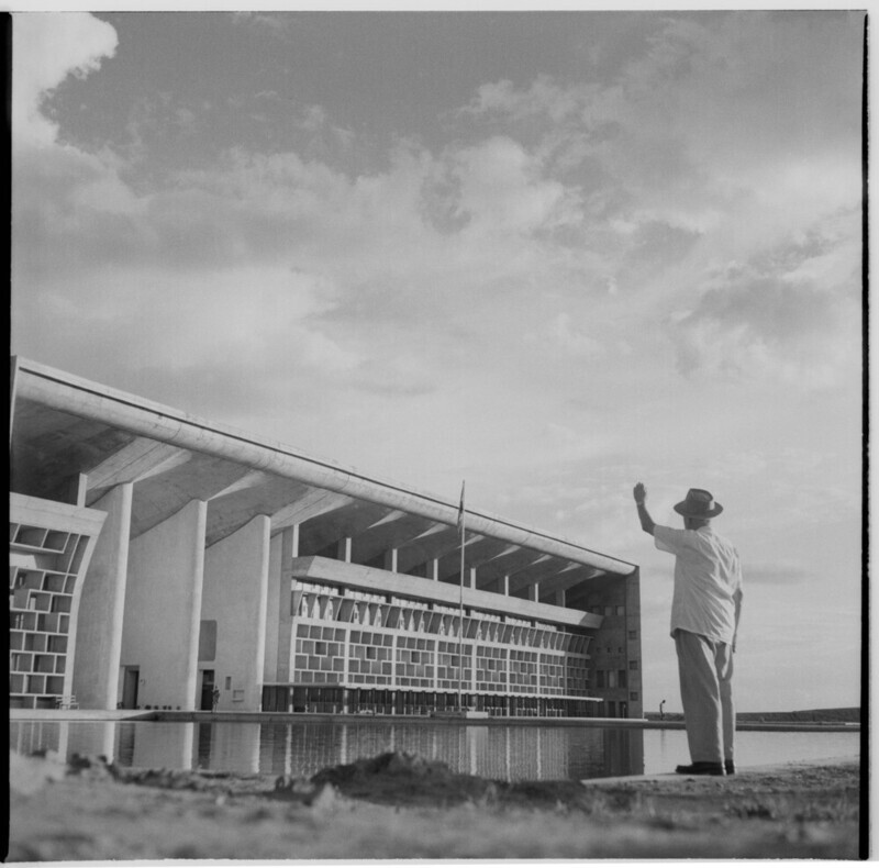 Salle de presse | v2com-newswire | Fil de presse | Architecture | Design | Art de vivre - Communiqué de presse - Le CCA présente comment les architectes, les experts, les politiciens, les agences internationales et les citoyens négocient l’urbanisme moderne : Casablanca Chandigarh - Centre Canadien d’Architecture (CCA)