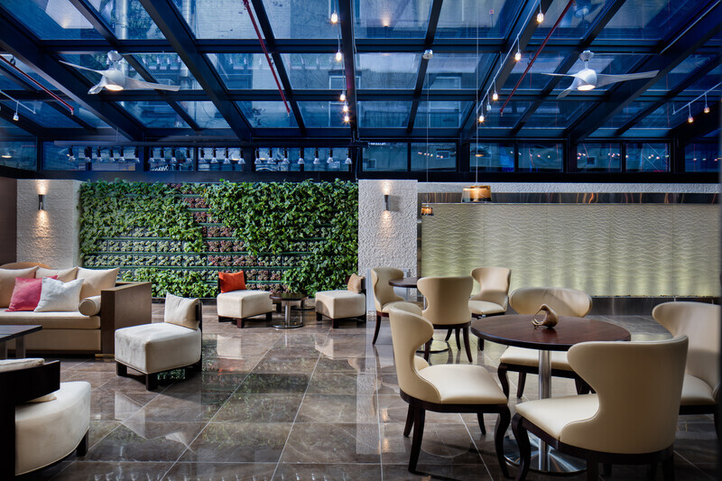 Salle de presse | v2com-newswire | Fil de presse | Architecture | Design | Art de vivre - Communiqué de presse - Andres Escobar révolutionne l’expérience visiteur au nouvel Holiday Inn de New York - Escobar Design by Lemay