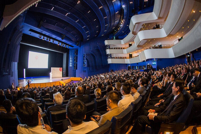 Newsroom | v2com-newswire | Newswire | Architecture | Design | Lifestyle - Press release - Award-winning design, premium products and a touch of Hollywood in Essen: That was the Red Dot Gala 2016 - Red Dot Award