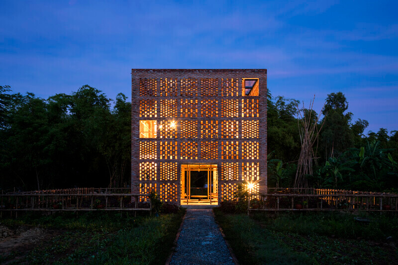 Salle de presse | v2com-newswire | Fil de presse | Architecture | Design | Art de vivre - Communiqué de presse - Studio d'artiste Terra Cotta près de la rivière Thu Bon - Tropical Space