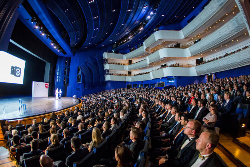 Newsroom | v2com-newswire | Newswire | Architecture | Design | Lifestyle - Press release - Red Dot Gala 2017: The Best Designers and Manufacturers of the Year Were Recognised - Red Dot Award