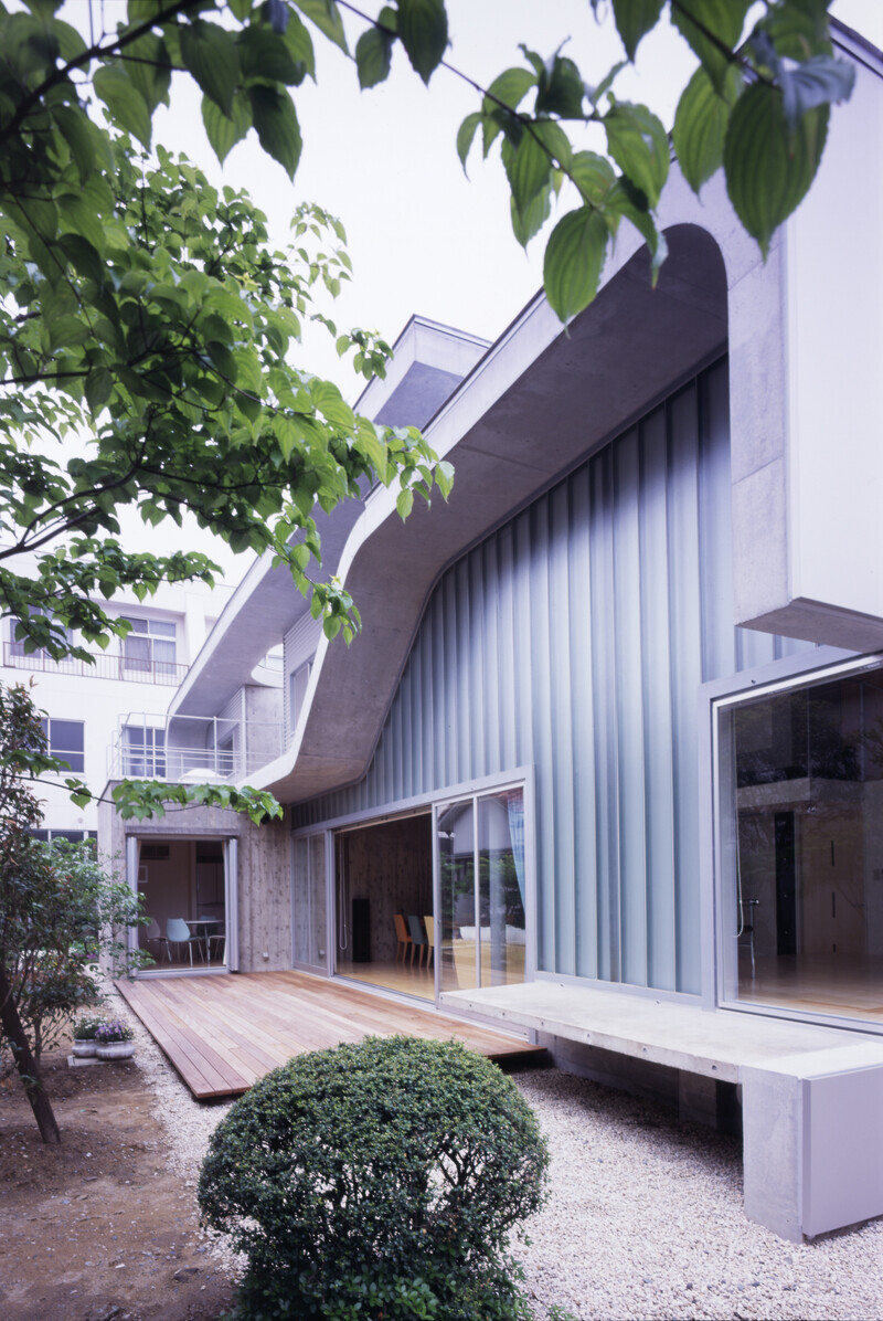Newsroom | v2com-newswire | Newswire | Architecture | Design | Lifestyle - Press release - Continuous Plate House 2.0 - Ryumei Fujiki + Yukiko Sato / F.A.D.S