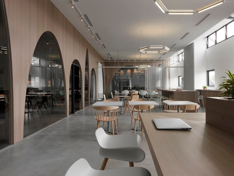 Salle de presse | v2com-newswire | Fil de presse | Architecture | Design | Art de vivre - Communiqué de presse - Bureaux H&M à Taïwan - Cour intérieure - J.C. Architecture