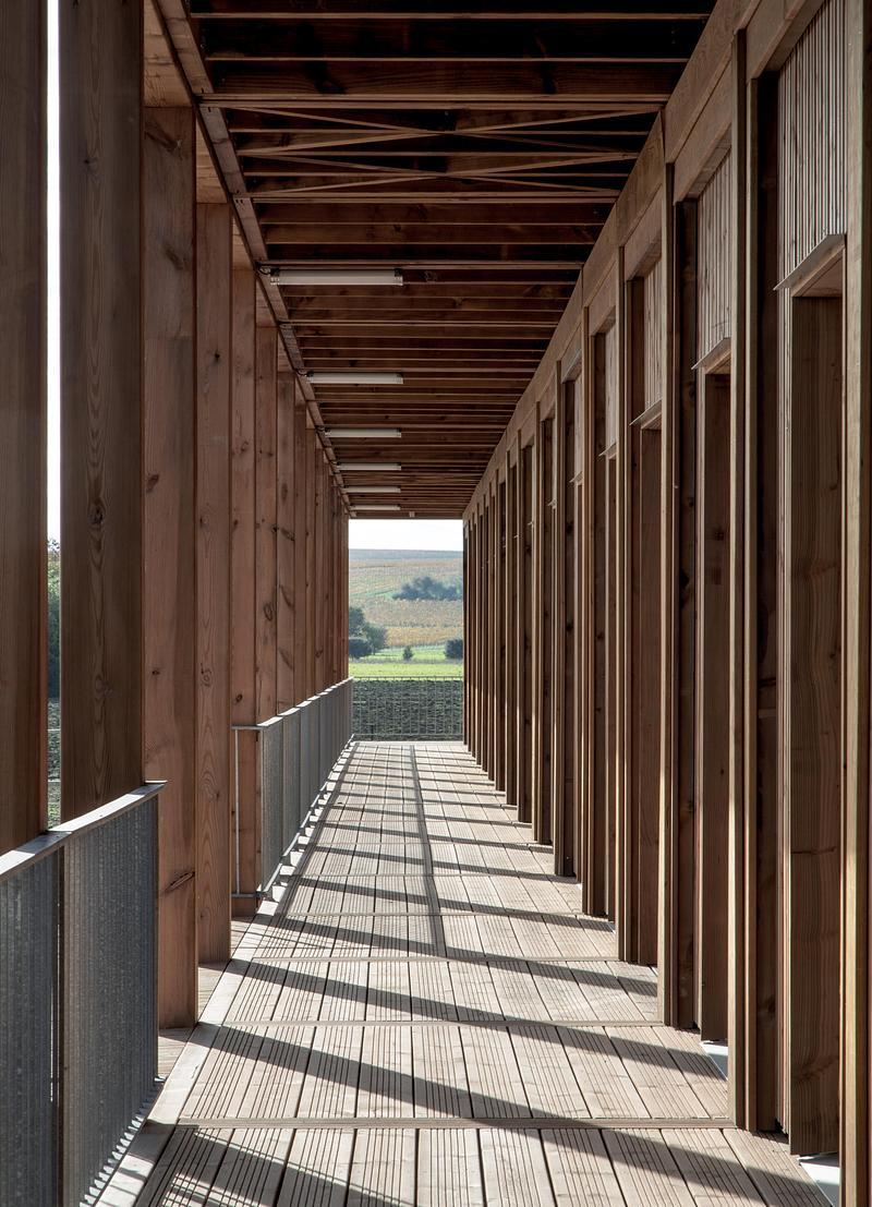 Salle de presse | v2com-newswire | Fil de presse | Architecture | Design | Art de vivre - Communiqué de presse - Hennessy Village - Barbarito Bancel Architectes