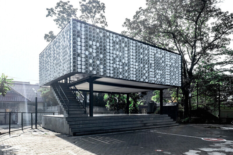 Salle de presse | v2com-newswire | Fil de presse | Architecture | Design | Art de vivre - Communiqué de presse - La micro-librairie Bima : un projet conçu à partir de 2000 contenants de crème glacée - SHAU