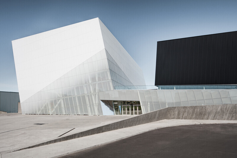 Salle de presse | v2com-newswire | Fil de presse | Architecture | Design | Art de vivre - Communiqué de presse - Complexe sportif Saint-Laurent - Saucier + Perrotte Architectes/HCMA