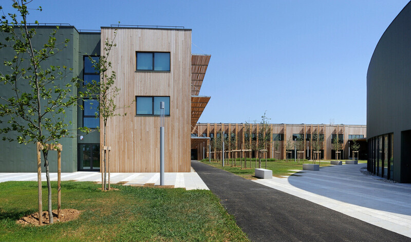 Salle de presse | v2com-newswire | Fil de presse | Architecture | Design | Art de vivre - Communiqué de presse - Inauguration du Campus de Véolia Environnement Centre-Est - Arte Charpentier Architectes