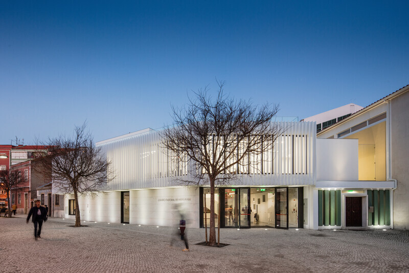 Salle de presse | v2com-newswire | Fil de presse | Architecture | Design | Art de vivre - Communiqué de presse - Centre pastoral deMoscavide - Plano Humano Arquitectos