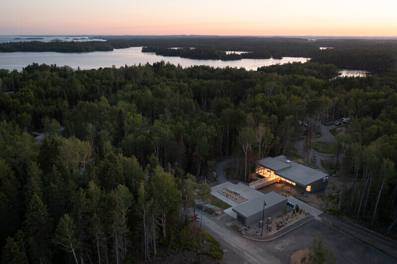Newsroom | v2com-newswire | Newswire | Architecture | Design | Lifestyle - Press release - Camp-de-Touage Service Center | Pointe-Taillon National Park - Blouin Tardif Architectes | Éric Painchaud architecte in consortium