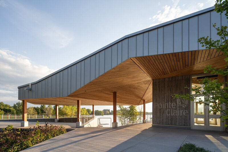 Salle de presse | v2com-newswire | Fil de presse | Architecture | Design | Art de vivre - Communiqué de presse - Le Centre nautique de la Baie-de-Valois à Pointe-Claire : un pôle d'activités pour se réapproprier les berges de l'île de Montréal - ADHOC Architectes & Prisme Architecture