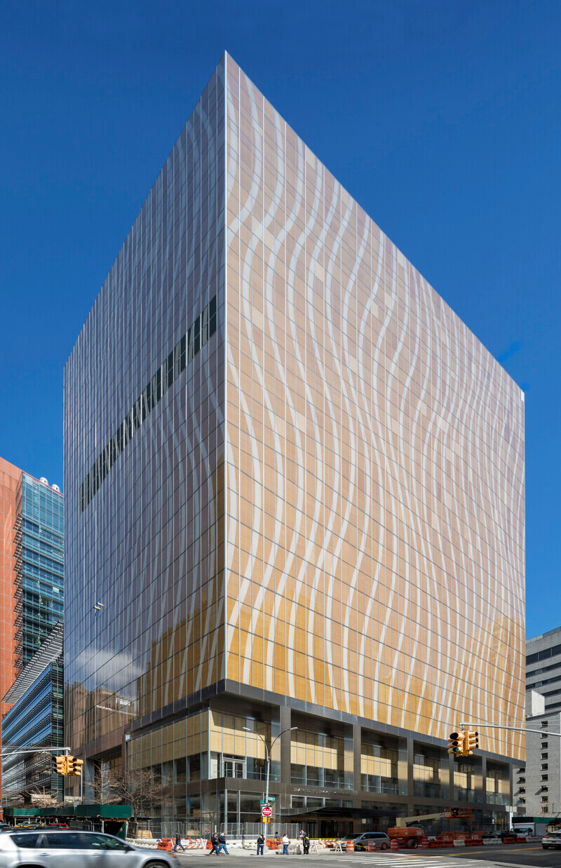 Salle de presse | v2com-newswire | Fil de presse | Architecture | Design | Art de vivre - Communiqué de presse - NewYork-Presbyterian ouvre les portes d'un centre de classe mondiale pour les soins ambulatoires : le David H. Koch Center - Pei Cobb Freed & Partners