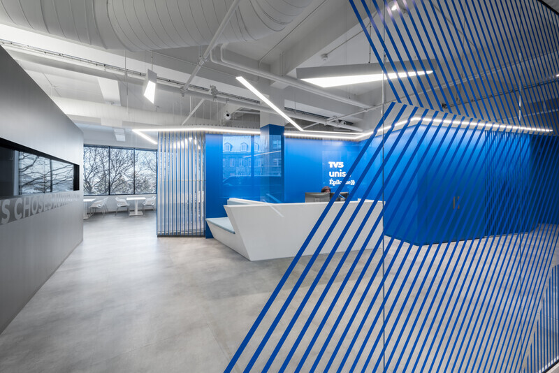 Dossier de presse - Communiqué de presse - Le design au service de la vision pour TV5 - FOR. design planning