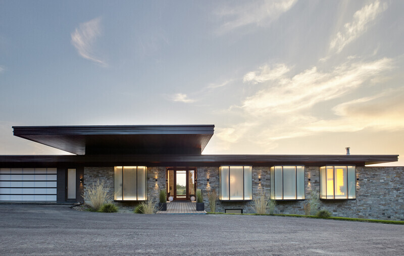 Dossier de presse - Communiqué de presse - Stouffville Residence - A Contemporary Family Farmhouse - Trevor McIvor Architect Inc