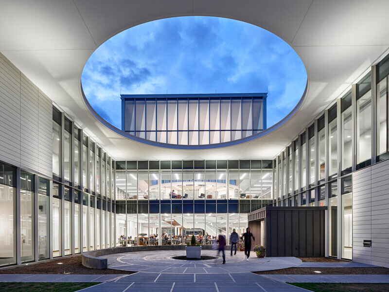 Salle de presse | v2com-newswire | Fil de presse | Architecture | Design | Art de vivre - Communiqué de presse - Un centre de ressources d'apprentissage et un salon communautaire au cœur du campus du Suffolk County Community College - ikon.5 architects