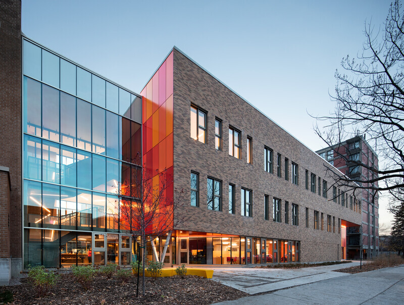 Salle de presse | v2com-newswire | Fil de presse | Architecture | Design | Art de vivre - Communiqué de presse - École primaire Christ-Roi - Consortium BGLA + Smith Vigeant architectes Inc.