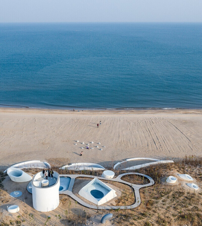 Salle de presse | v2com-newswire | Fil de presse | Architecture | Design | Art de vivre - Communiqué de presse - UCCA Dune Art Museum : gagnant du AZ Awards 2019 - OPEN Architecture