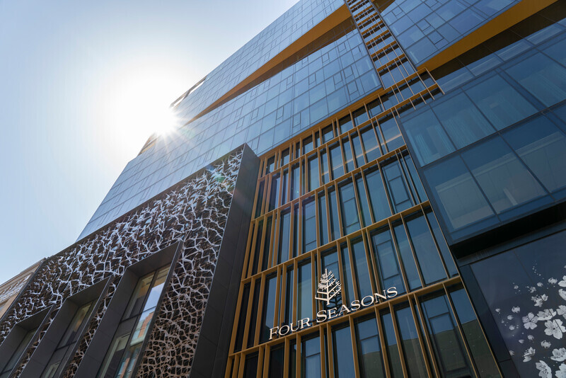 Press kit - Press release - Four Seasons Hotel Montreal’s Architecture, Design, and Art Collect International Accolades and Reintroduce the City to the Global Luxury Hotel Conversation - Four Seasons Hotel Montreal