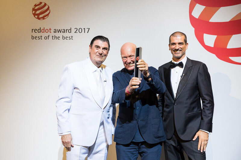 Newsroom | v2com-newswire | Newswire | Architecture | Design | Lifestyle - Press release - Jean-Claude Biver wins Red Dot: Personality Prize for revitalising the watchmaking industry - Red Dot Design Award