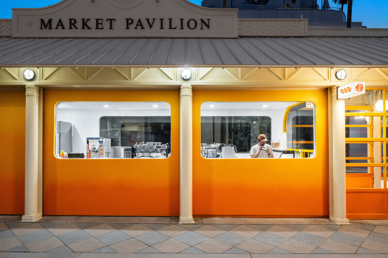 Dossier de presse - Communiqué de presse - Odd One Out: Reinvigorating a Destination with a Colorful Brand Adaption - Wick Architecture & Design / LAND Design Studio