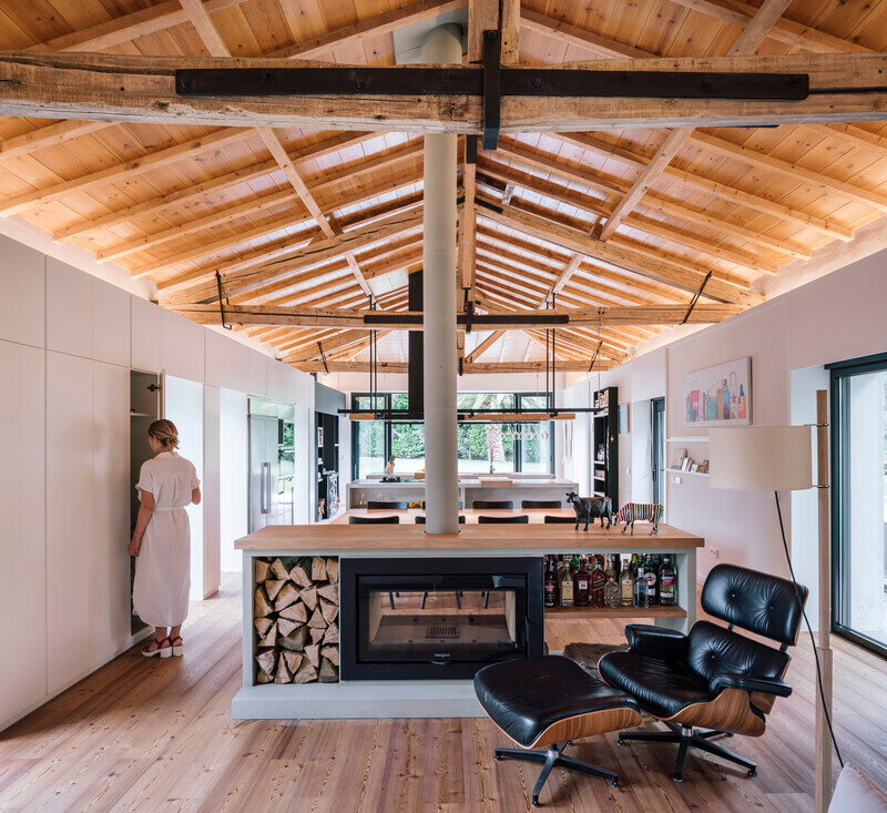 Salle de presse | v2com-newswire | Fil de presse | Architecture | Design | Art de vivre - Communiqué de presse - Maison à Güemes, conversion d'une étable en maison - Zooco Estudio