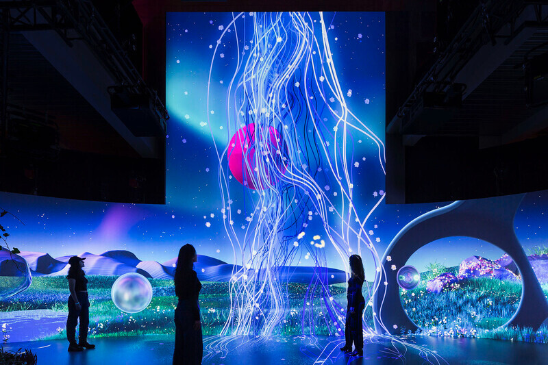 Press kit - Press release - Setting the Scene for Next-Level Digital Education: Berlin’s Interactive Magenta Moon Experience - flora&faunavisions gmbh