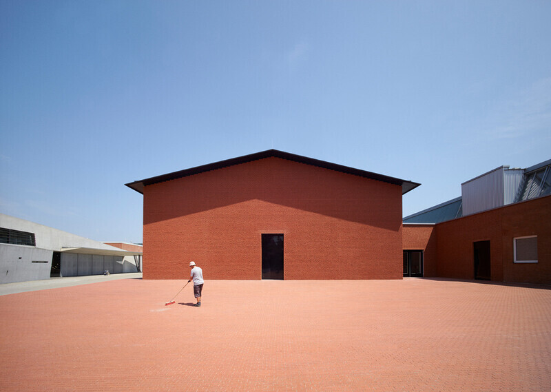 Salle de presse | v2com-newswire | Fil de presse | Architecture | Design | Art de vivre - Communiqué de presse - A+Firm Awards nomme le Studio Julien Lanoo 'Meilleur studio de photographie d'architecture au monde en 2021' - Studio Julien Lanoo