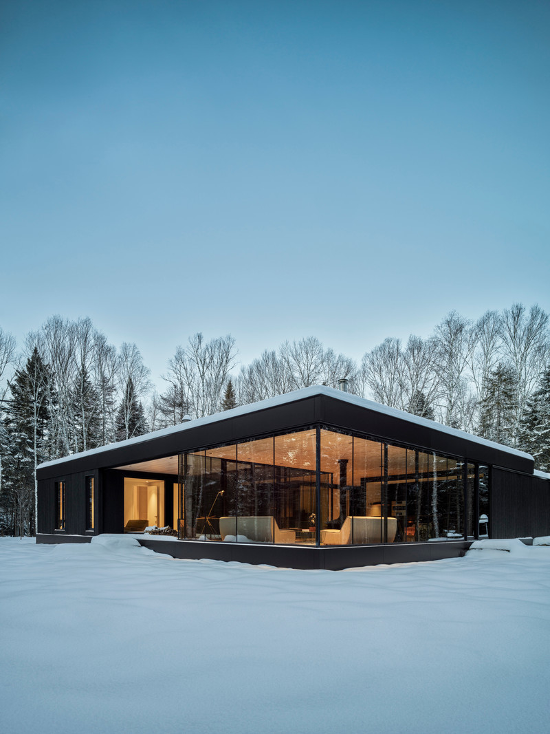 Press kit - Press release - The Apple Tree house: A Modernist Glass Residence Embracing Nature at its Core - ACDF Architecture