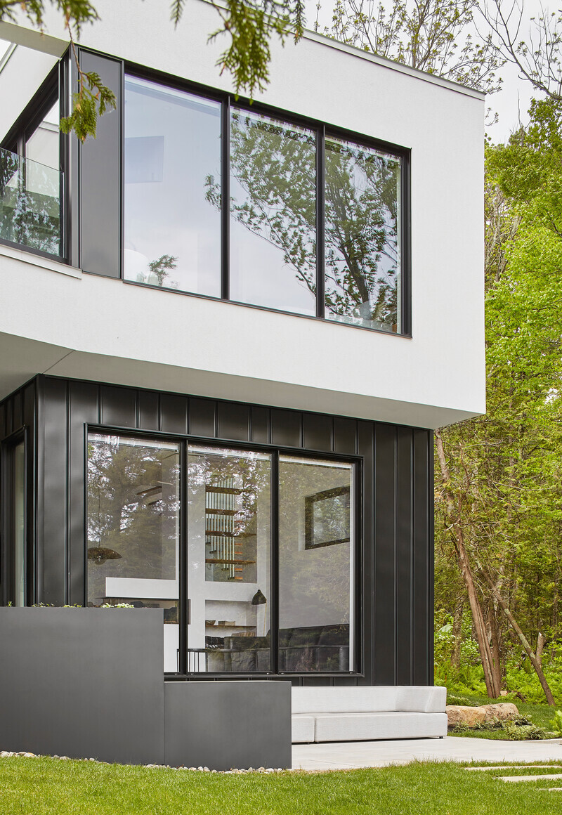 Press kit - Press release - Fluid Connections with the Natural Setting of Brome Lake - Muuk Architecture, in collaboration avec Adurra Doors & Windows