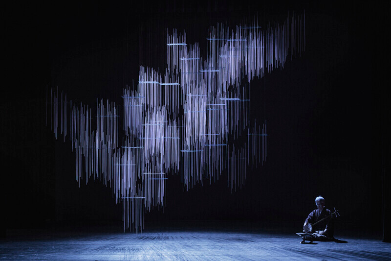 Dossier de presse - Communiqué de presse - L'installation « Fragrance with Lotus Flowers » pour la danse japonaise remporte deux prix, BoY Honoree et AMP Best of Best - NAKAMURA KAZUNOBU DESIGN-WORKS