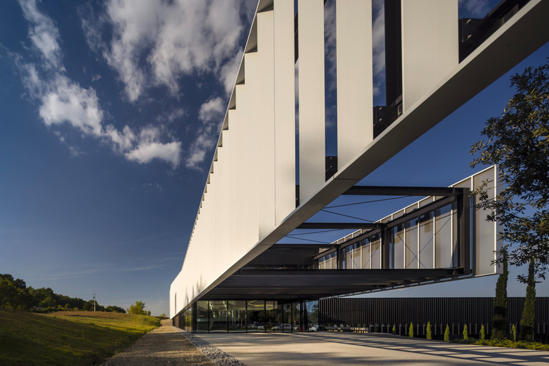 Salle de presse | v2com-newswire | Fil de presse | Architecture | Design | Art de vivre - Communiqué de presse - #repenser l'architecture industrielle : une approche durable avec l'être humain et le paysage au cœur de la démarche - GEZA Architettura