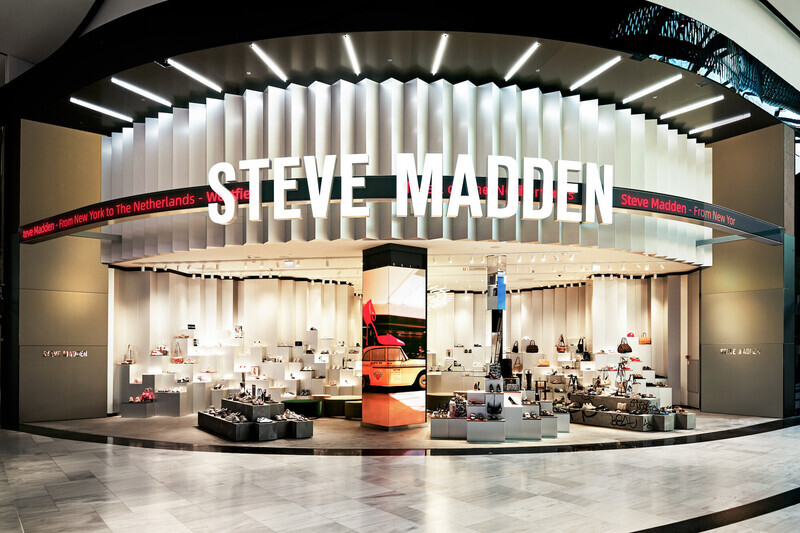 Salle de presse | v2com-newswire | Fil de presse | Architecture | Design | Art de vivre - Communiqué de presse - Concrete conçoit le premier magasin phare Steve Madden en Europe - Concrete Amsterdam