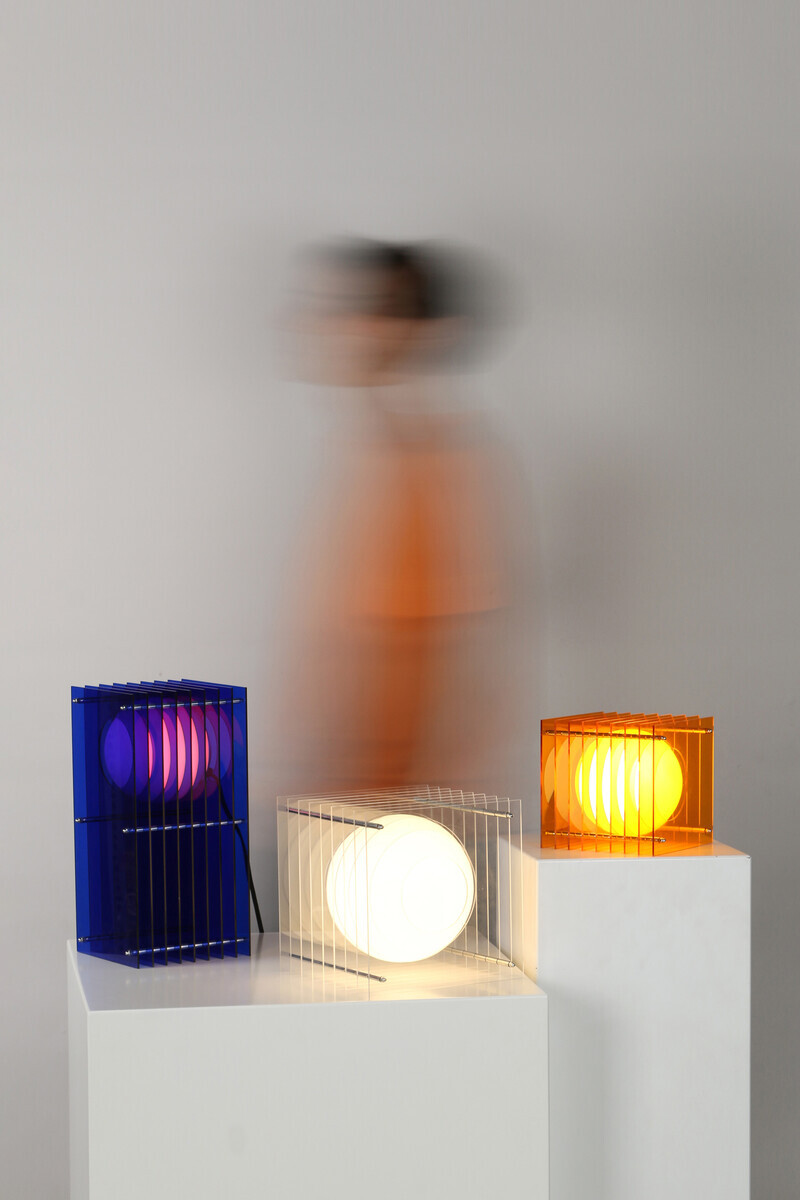 Press kit - Press release - Thomas Vincent’s Unique Sculptural Lớp  Lamp for BằNG: A sphere floating within layers - BằNG