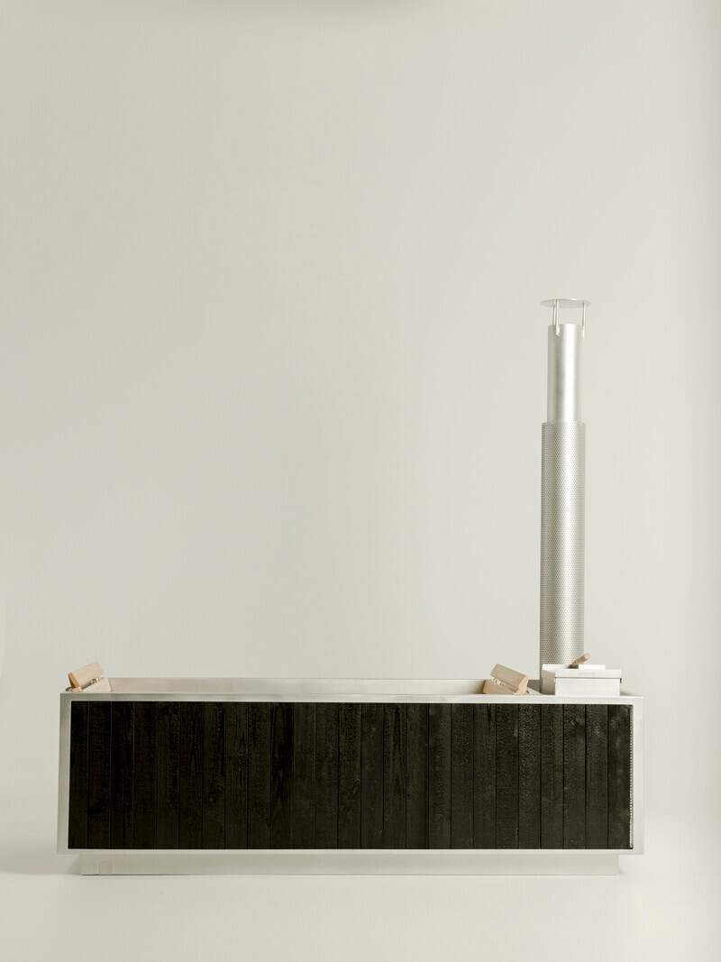 Dossier de presse - Communiqué de presse - GOODLAND’s New Yakisugi-Inspired Wood Burning Hot Tub Offers a Singular and Striking Design With its Soot Black Exterior - GOODLAND