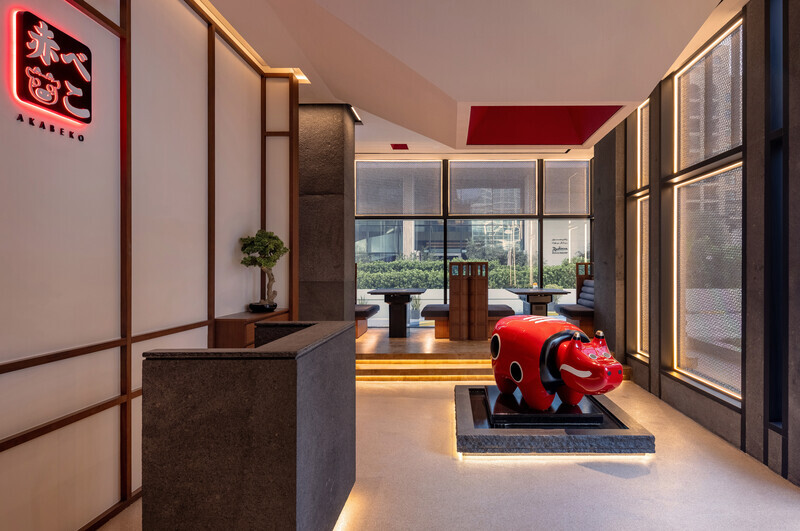 Dossier de presse - Communiqué de presse - How 4SPACE Crafted Akabeko: A Study in Wabi-Sabi and Contemporary Elegance - 4SPACE