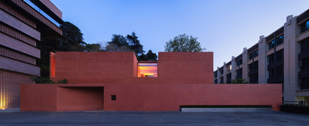 Red Tech Building Press kit - Red Box - Mix Architecture | v2com-newswire