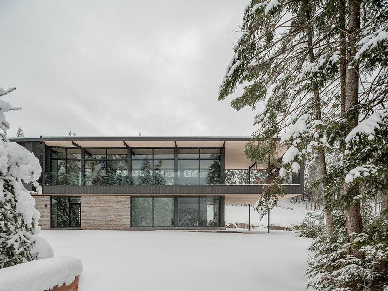 Newsroom | v2com-newswire | Newswire | Architecture | Design | Lifestyle - Press release - Résidence Saint-Damien: A Family Retreat Between Fields and Forest - Anne Carrier Architectes