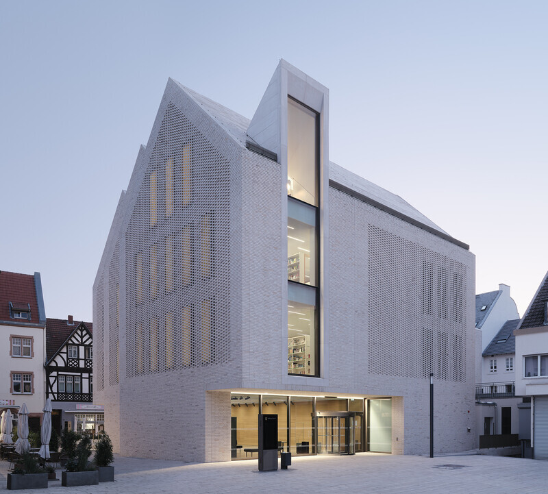 Newsroom | v2com-newswire | Newswire | Architecture | Design | Lifestyle - Press release - Brühl City Hall and Library - JSWD