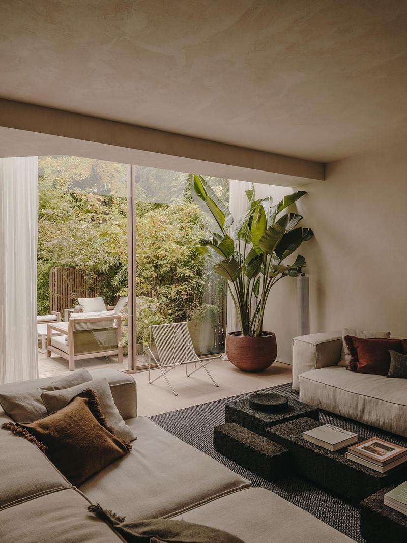 Newsroom | v2com-newswire | Newswire | Architecture | Design | Lifestyle - Press release - LOUI PARIS - Holzrausch Studio