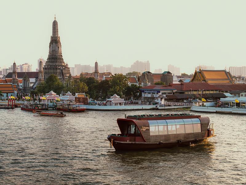 Salle de presse | v2com-newswire | Fil de presse | Architecture | Design | Art de vivre - Communiqué de presse - Apsara Cruise, nommé bar et restaurant de l'année par le World Architecture Festival Interiors - Studio Locomotive