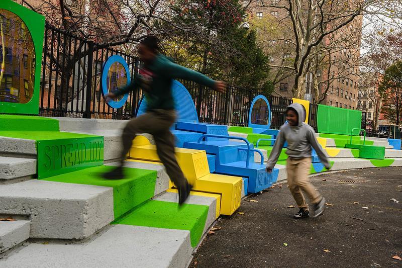Salle de presse | v2com-newswire | Fil de presse | Architecture | Design | Art de vivre - Communiqué de presse - Un nouvel espace de jeu communautaire dans un ensemble de logements sociaux de New York - The Urban Conga