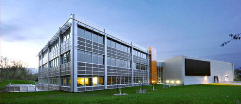 Salle de presse | v2com-newswire | Fil de presse | Architecture | Design | Art de vivre - Communiqué de presse - Siège social de Schlüter Systems Inc. - DCYSA Architecture & Design