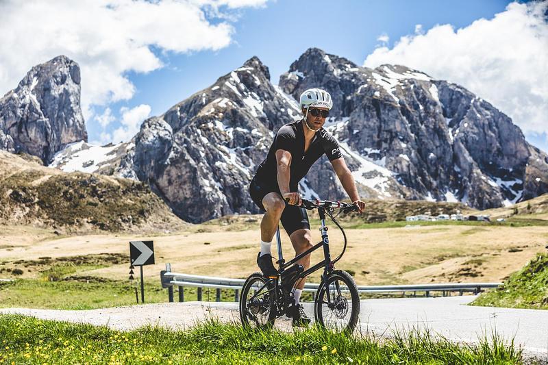 Newsroom | v2com-newswire | Newswire | Architecture | Design | Lifestyle - Press release - VELLO presents the world's first electric folding bike featuring the new Bosch HubLine drive system - VELLO BIKE
